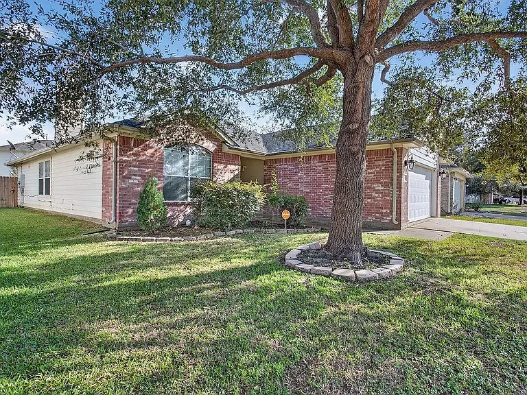 6706 Portlick Dr — Photo 2