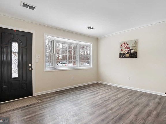 5th image of 1922 Abbey Ln