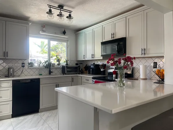 16531 SW 103rd Pl, Miami, FL 33157