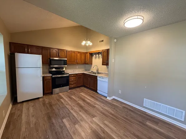 602 N Jackson St, Spring Hill, KS 66083