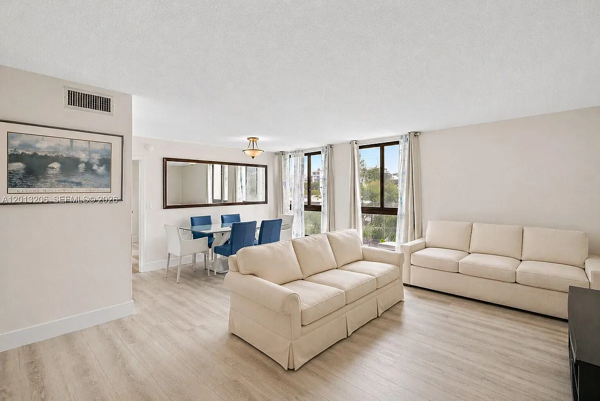 Building Photo - 9800 W Bay Harbor Dr #406