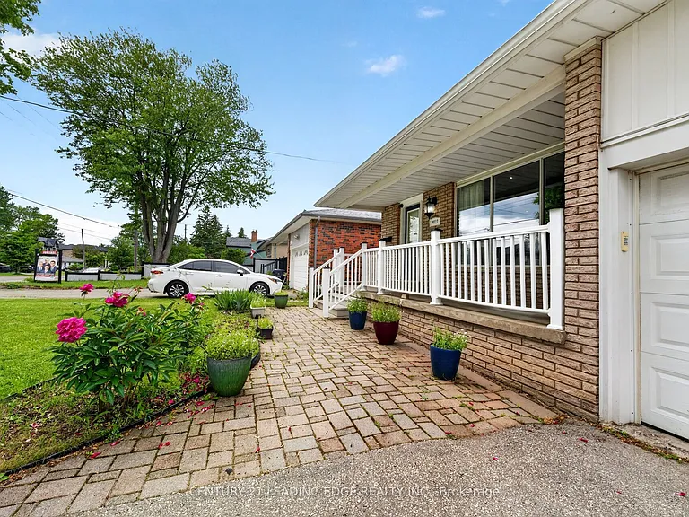 4012 Ellesmere Rd — Photo 2