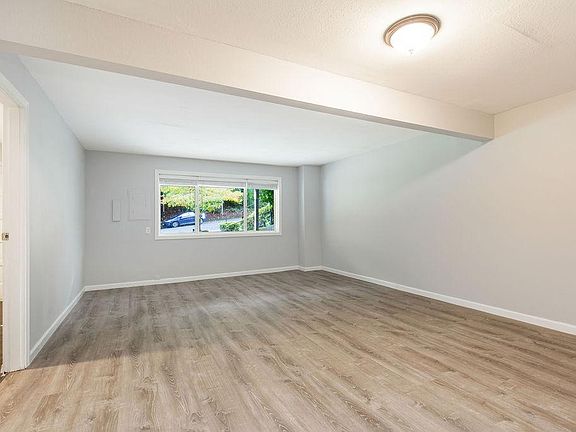 3rd image of 16928 NE 2nd Pl