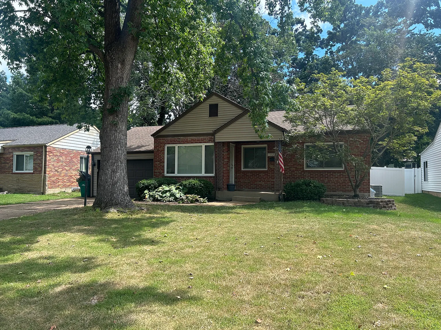 1122 Selma Ave photo 1