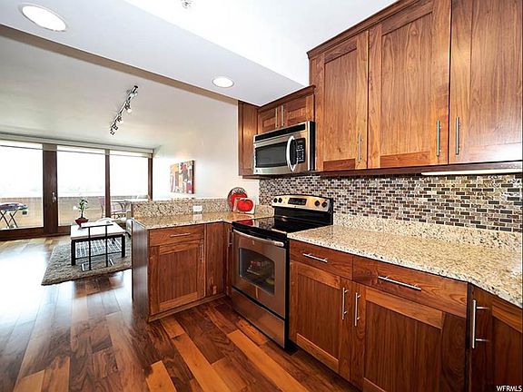 3rd image of 230 E Broadway St #804