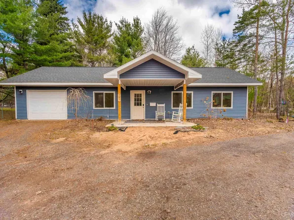 101 Veda St, Marquette, MI 49855