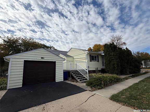 2nd image of 301 5th Avenue W