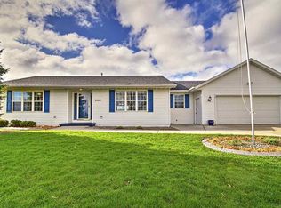 3050 Gilbert Dr, Green Bay, WI 54311