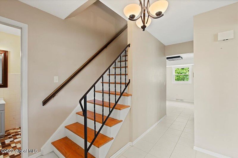 3rd image of 16 Marco Polo Drive