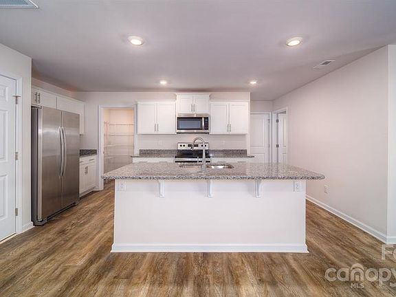 4th image of 1409 Cotton Ln