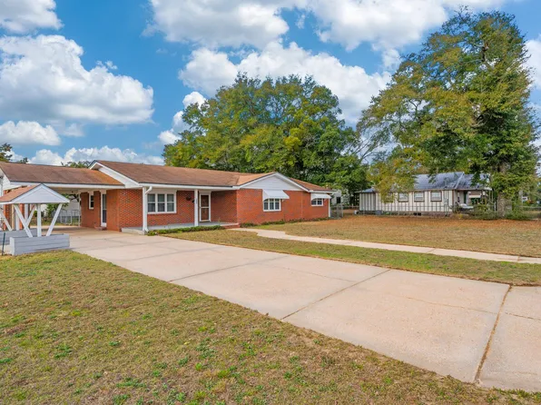 423 Live Oak Ave W, Defuniak Springs, FL 32435