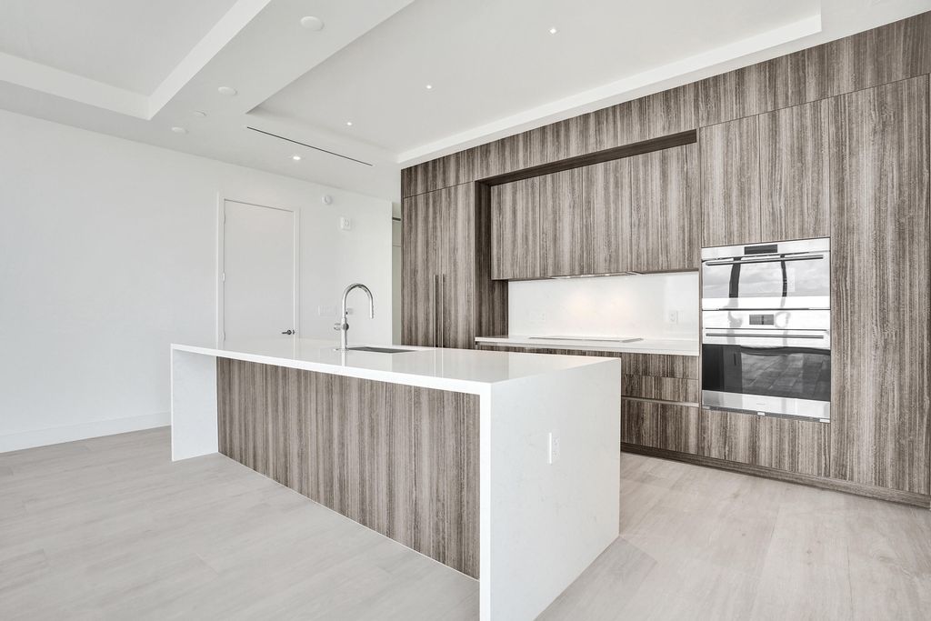 305 Briny Avenue #PH905, photo 7