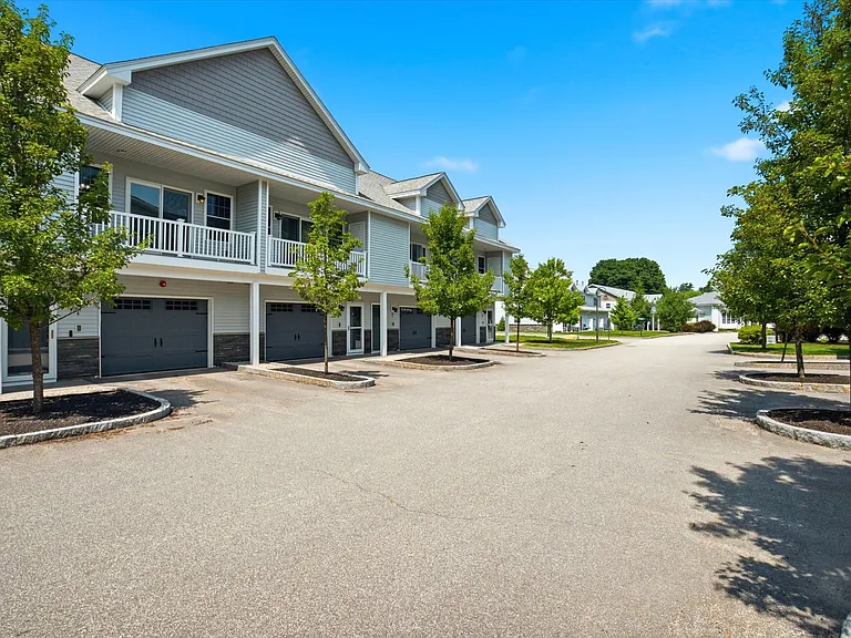 34 Callaway Dr #4 — Photo 13