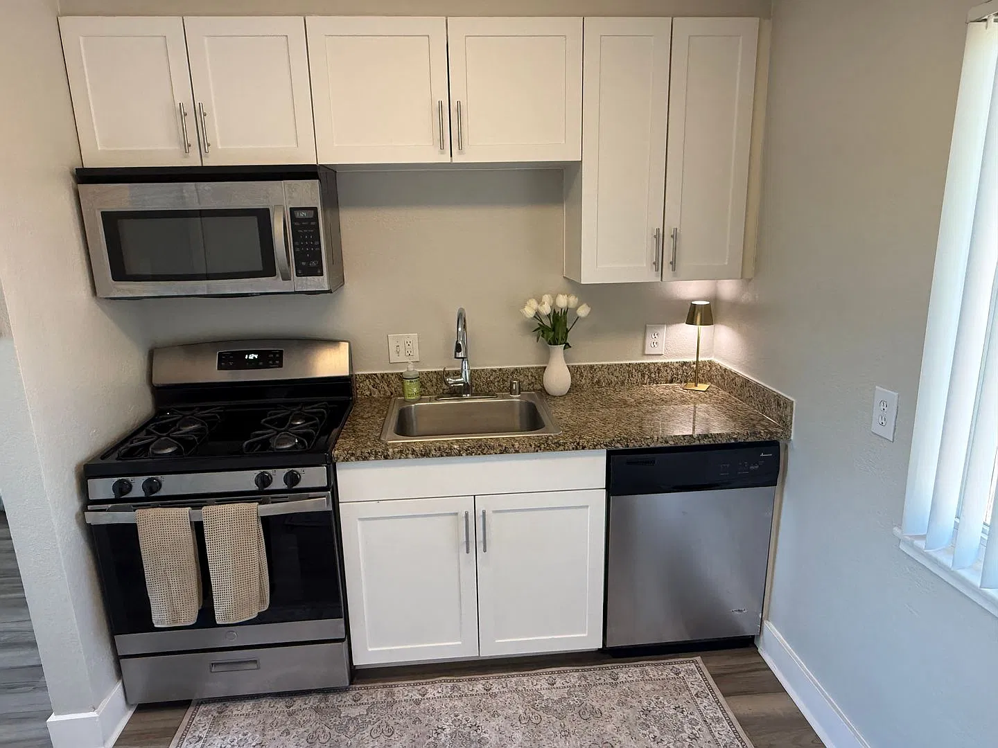 Sutter Crossing Apartments — Photo 3