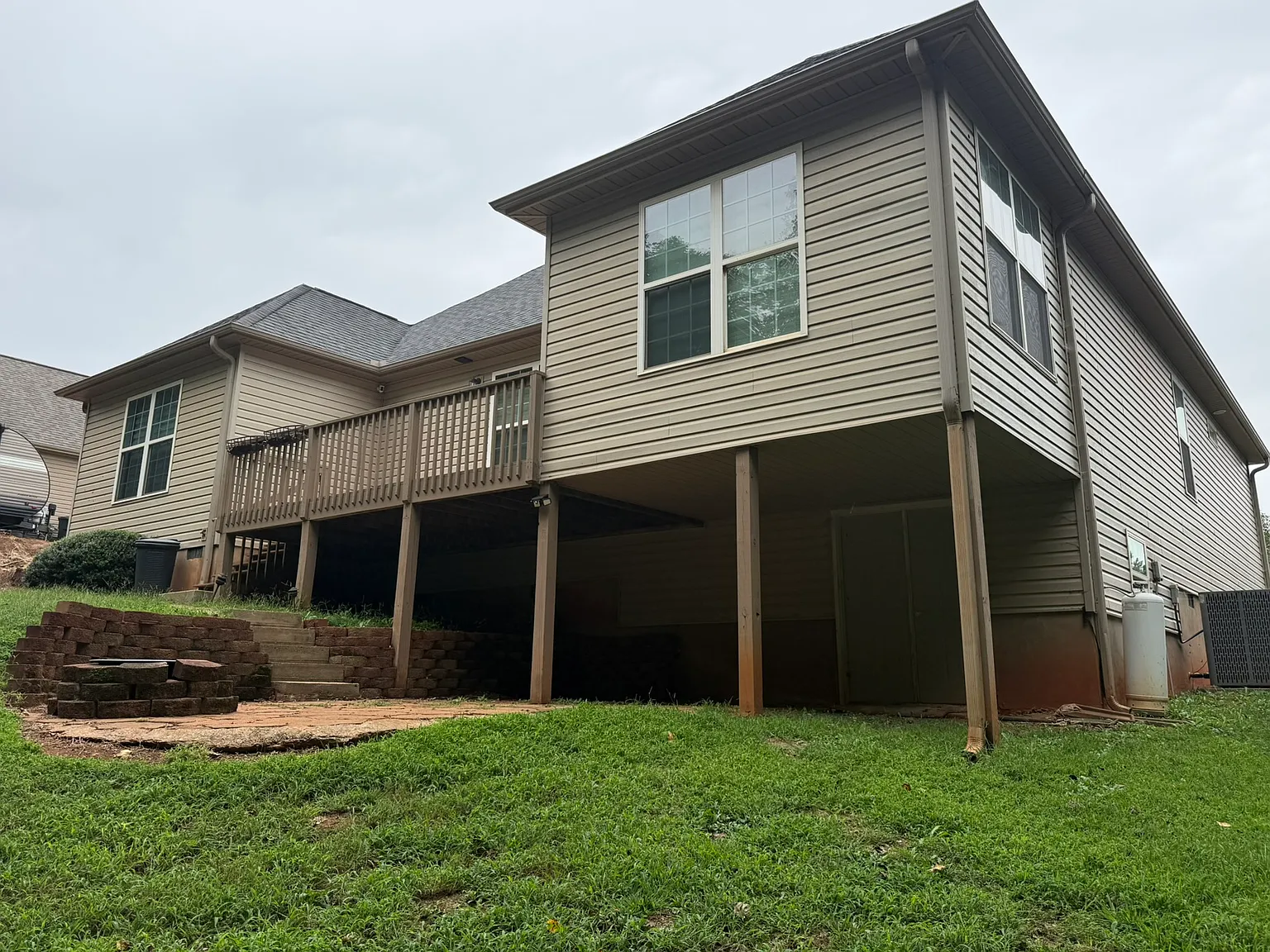 4 bed, 2.5 bath, 2240 sqft, $2,800 — Photo 3