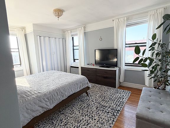 5th image of 80 Avenue P APT F5