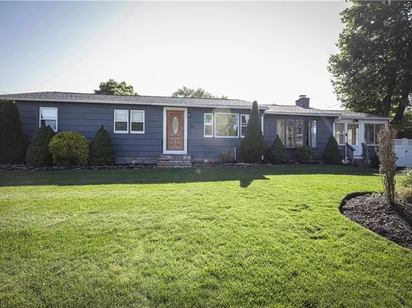 102 Julian Rd, Warwick, RI 02889