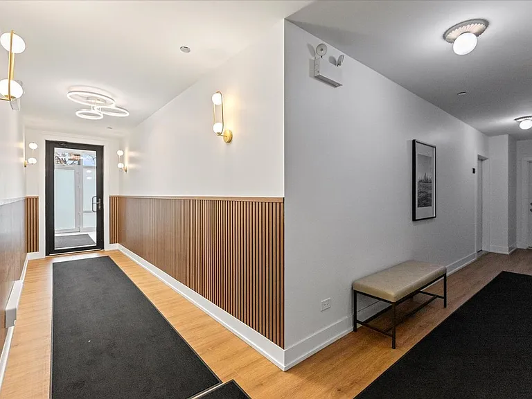 2215 W Madison St #411 — Photo 12