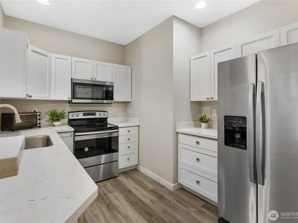 12712 Admiralty Way #F104, Everett, WA 98204