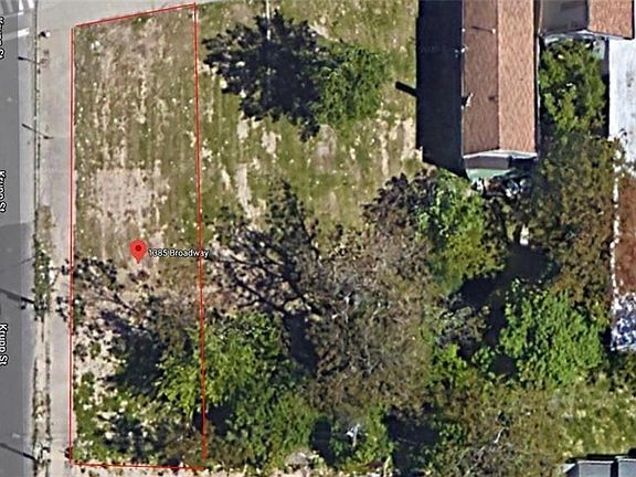 5th image of 1385 Broadway St