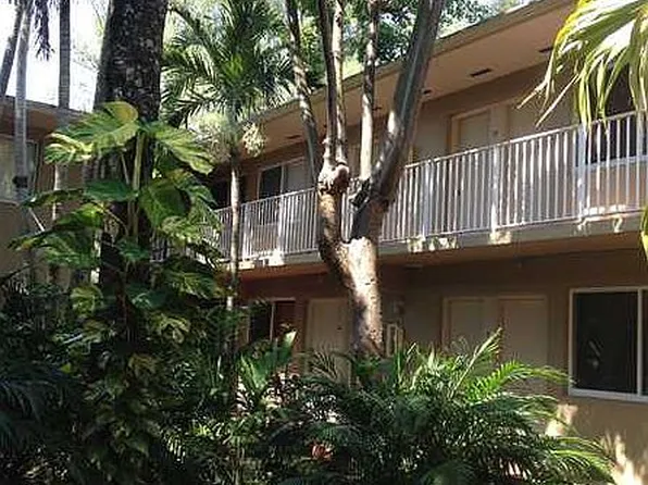 6310 SW 79th St, Miami, FL 33143