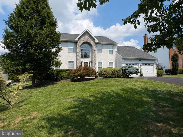 131 Springfield Dr, Sellersville, PA 18960