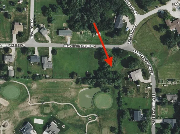 1817 Beaver Lake Blvd, Plattsmouth, NE 68048
