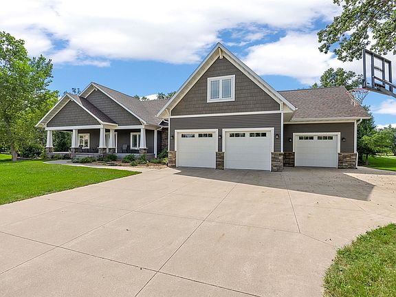 3rd image of 5001 Dewees Ct