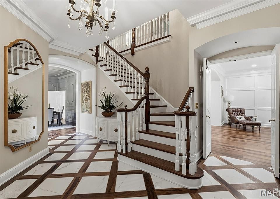 4th image of 10700 Starhill Dr
