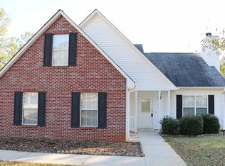 132 New Farm Dr, Locust Grove, GA 30248