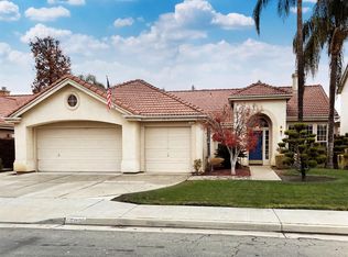 1906 E La Quinta Dr, Fresno, CA