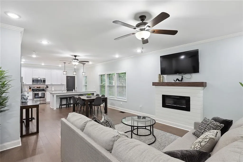 4 bed, 3.5 bath, 2320 sqft, $3,750 — Photo 2