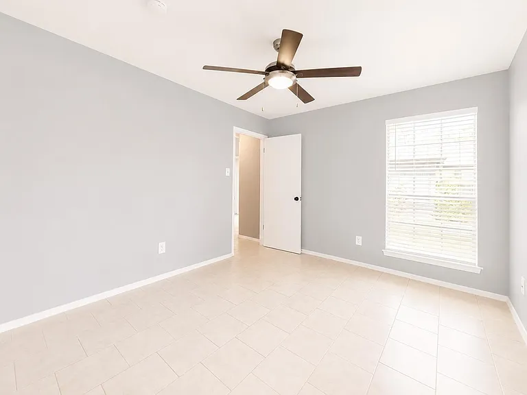 11908 Sunhillow Bnd #B — Photo 13