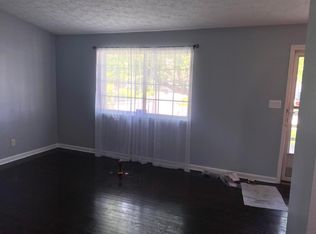 647 Woods Crossing Ln, Indianapolis, IN 46239