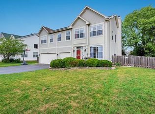 548 W Fairborn Ln, Round Lake, IL 60073