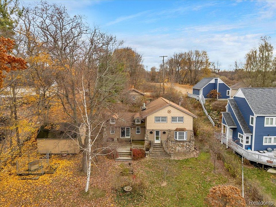 5896 Silver Birch Rd, Ortonville, MI 48462 | MLS #20261021417 | Zillow