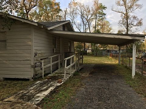3rd image of 550 W Railroad St