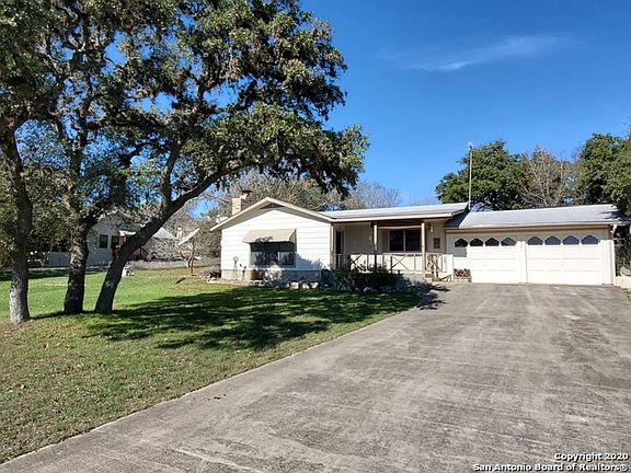 3rd image of 1055 Oak Hollow Way
