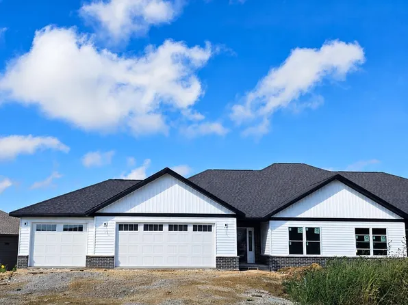 285 Gavin Cir, Peosta, IA 52068