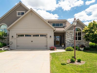 1201 Woodland Hills DRIVE, Waukesha, WI, 53188