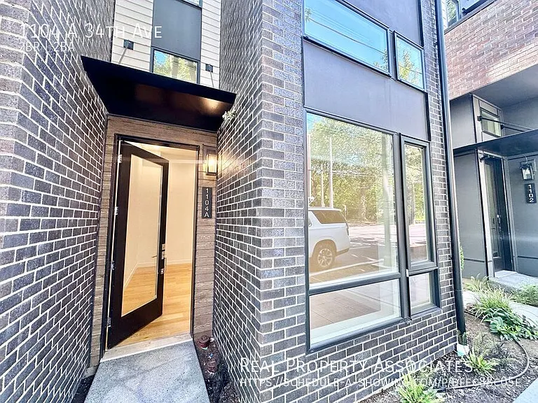 1104A 34th Ave — Photo 1