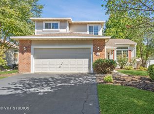 200 Periwinkle Ln, Bolingbrook, IL 60490
