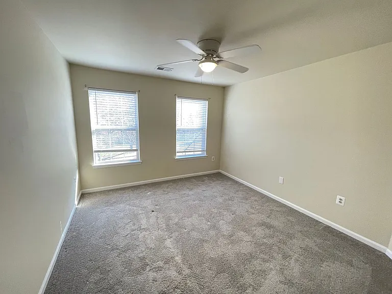15518 Toddsbury Ln — Photo 13