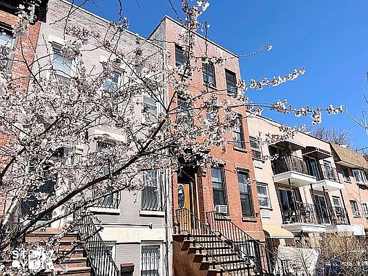 5th image of 509 Van Buren St #2C