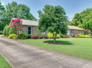 1912 Hampton Dr, Lebanon, TN 37087