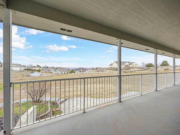 2nd image of 4340 Rosencrans Rd