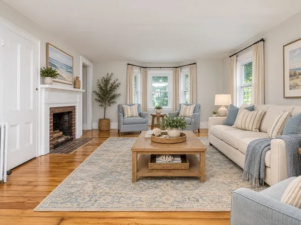 946 Bay Rd #2, South Hamilton, MA 01982