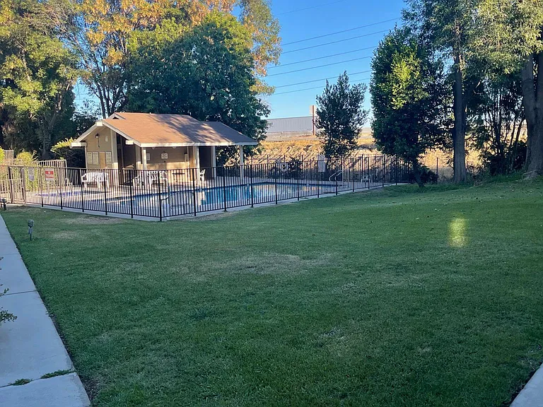 11350 Foothill Blvd #9 — Photo 19