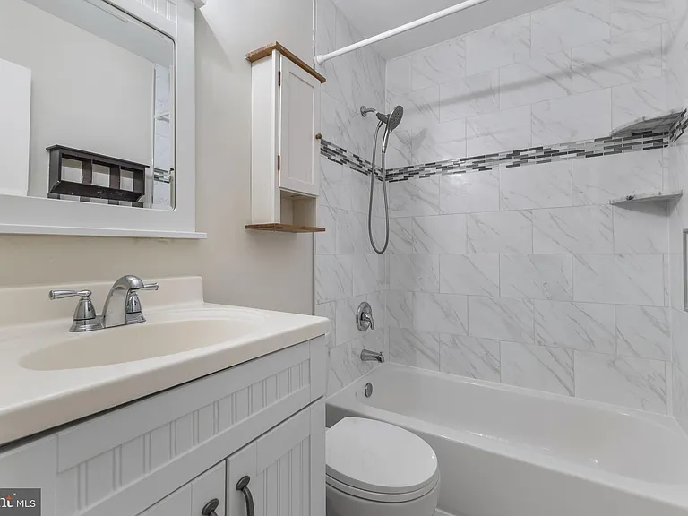 11611 Vantage Hill Rd #11B — Photo 17