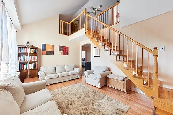 Sold by Homesmart Premier Living Realty | media 20